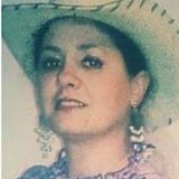 Meet your Posher, DeAndra - Picture 1 of 6